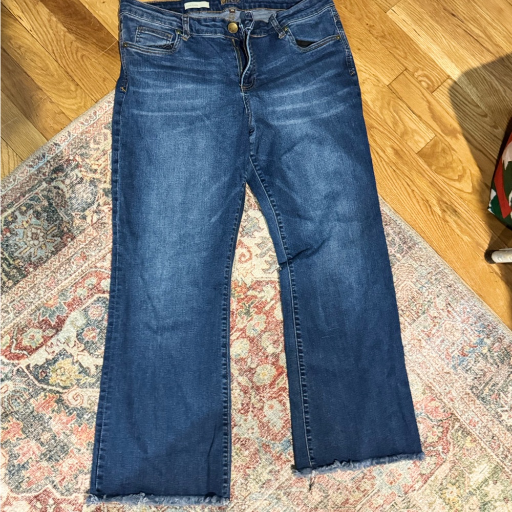 Kut from the Kloth kick flare cropped jeans. Mid rise;  stretch; size 14.  EUC
